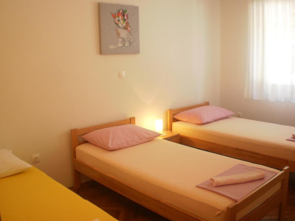 Apartment Lana Omis Exterior photo